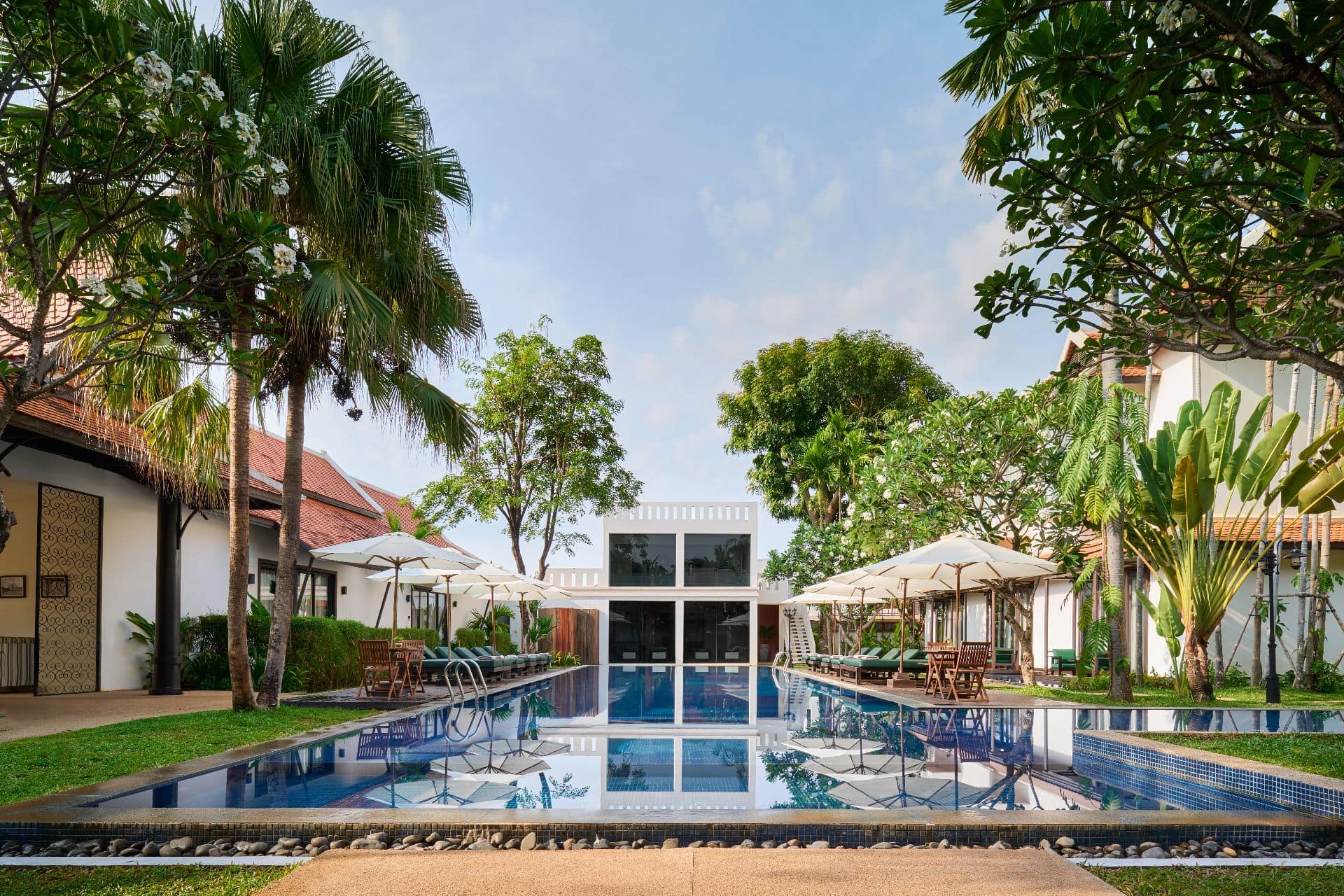 Welcome 1 Luxury hotel pool photography by Bruce Vincentiis - Southeast Asia hotel photographer with 5 major brand approvals and 50+ five-star reviews